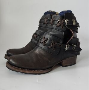 NWOB dubline blackish brown freebird boots sz 7